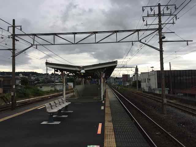 早川駅プラットフォーム