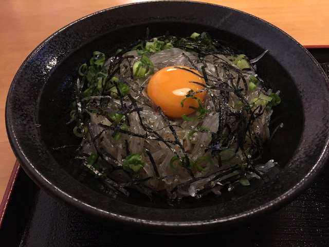 生しらす丼