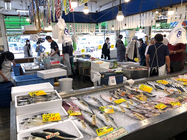 寺泊の魚屋さん