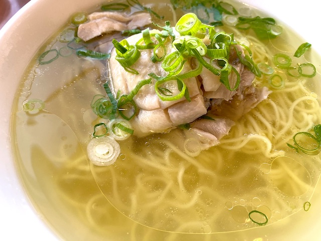 蒸し鶏麵