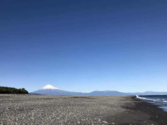 富士と石ころ